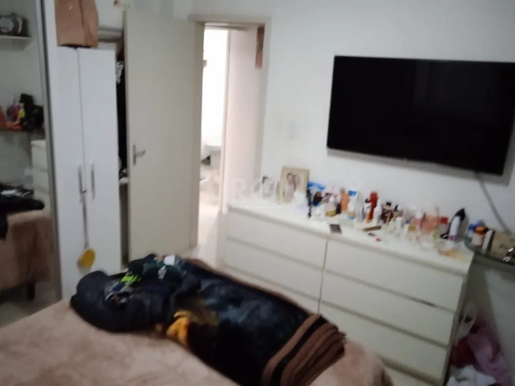 Imagem Casa para Venda - 140m², 5 dormitórios, 2 vagas - Cavalhada, Porto Alegre