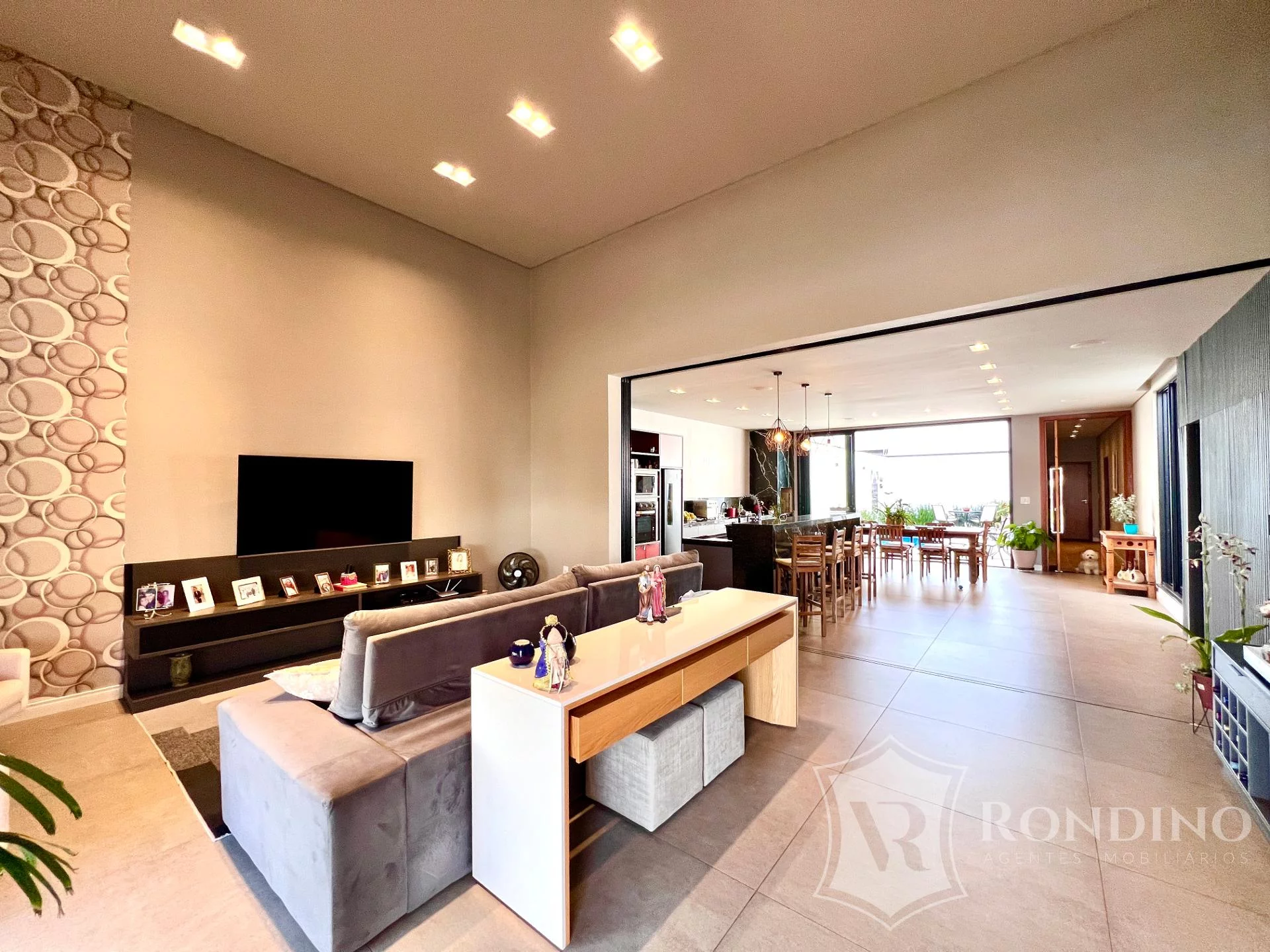 Imagem Casa de alto padrão com 3 suítes no Condomínio Bouganville - Conforto e Sofisticação - Sorocaba - SP