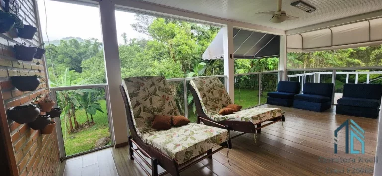 Chácara com Sobrado, Casas e Restaurante, lagos, rios, em Morretes -PR