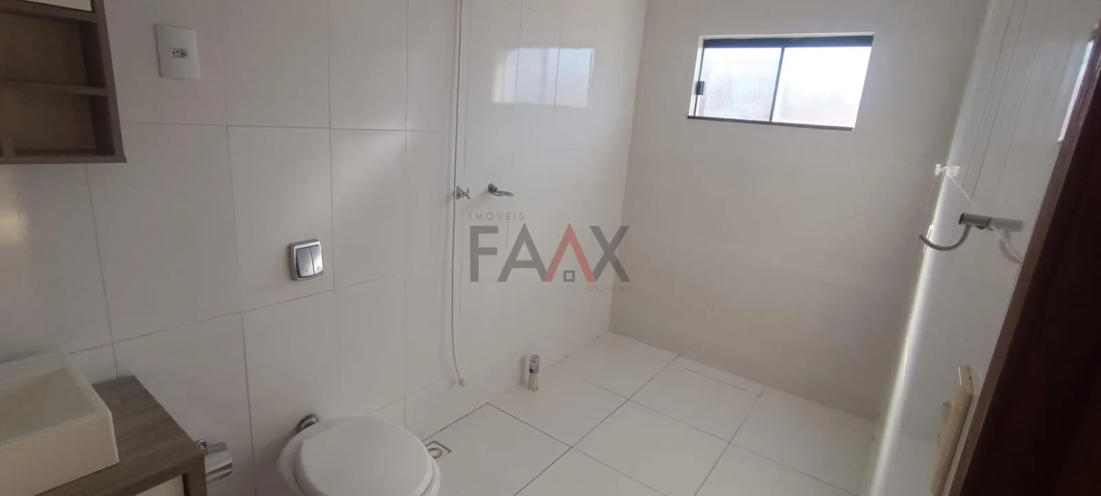 Imagem Sobrado com 4 Quartos e Suíte para Alugar no São Cristóvão