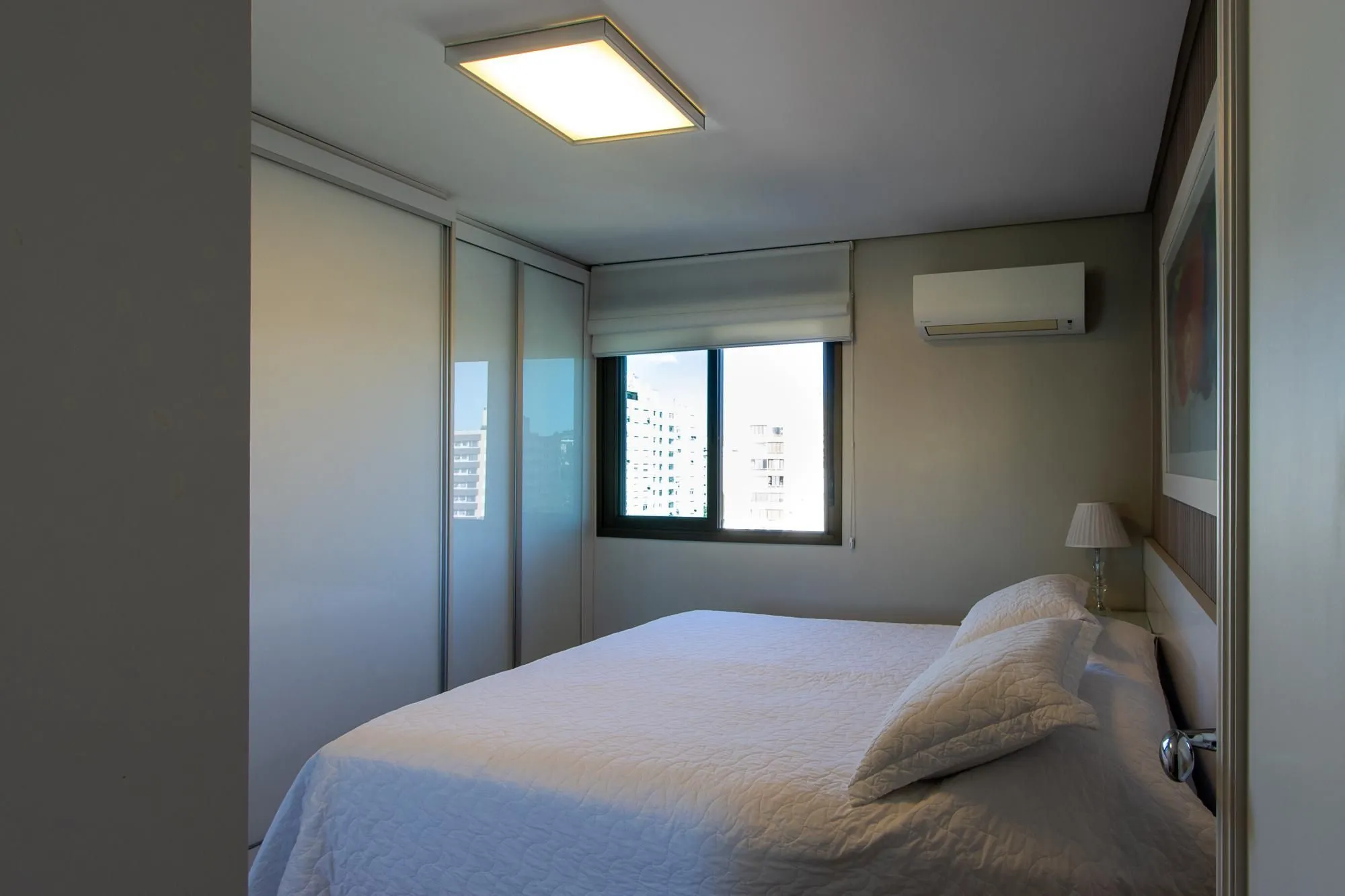 Imagem Excelente apartamento de 3 dormitórios, 1 suíte e 2 vagas no bairro Tristeza.