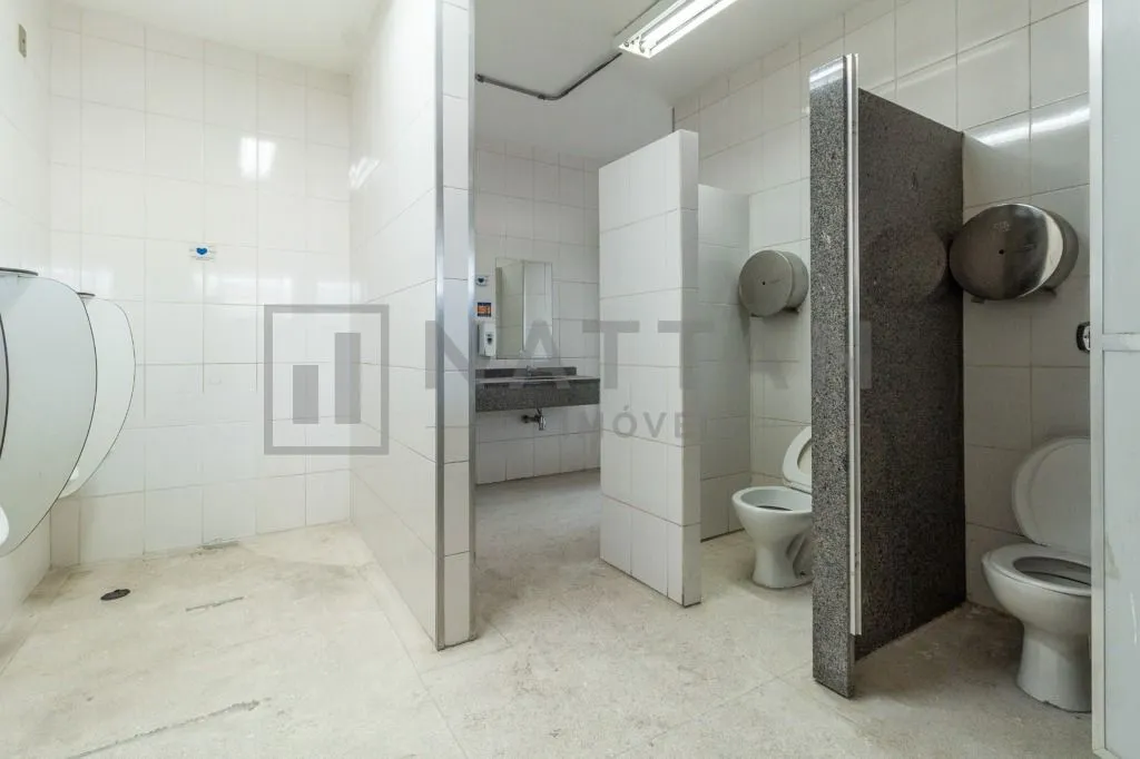 Imagem Imóvel comercial à venda no Carrão, com 1.332 m² e 23 salas envidraçadas