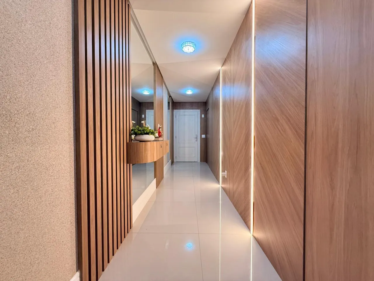 Imagem Apartamento com vista para o mar à venda com 292m2 por R$ 9.500.000,00