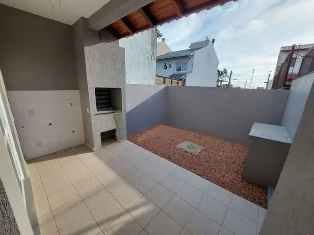 Imagem Casa a venda com 3 dormitórios no bairro Guarujá