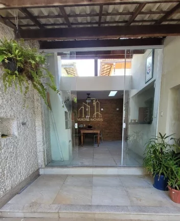 Imagem Excelente casa duplex em condomínio fechado com três suítes e área gourmet a venda em Stella Maris Salvador