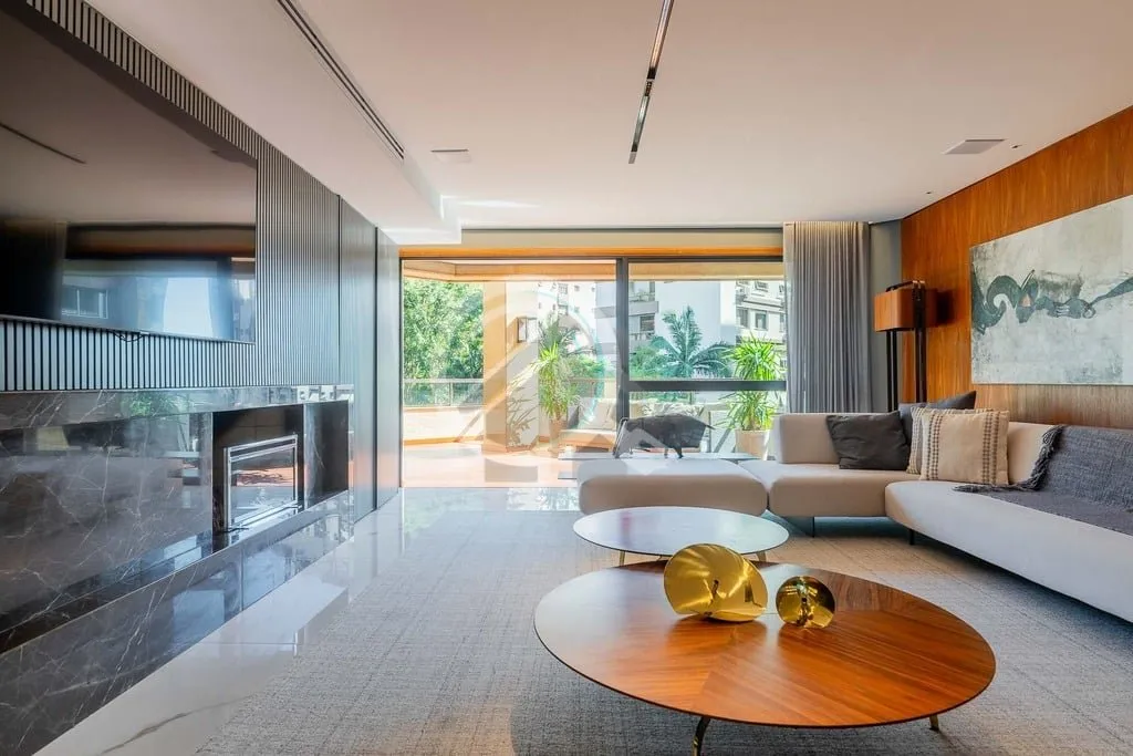 Imagem Apartamento com 405 m² de área privativa, 4 suítes transformadas em 3, TOTALMENTE REFORMADO, com ...