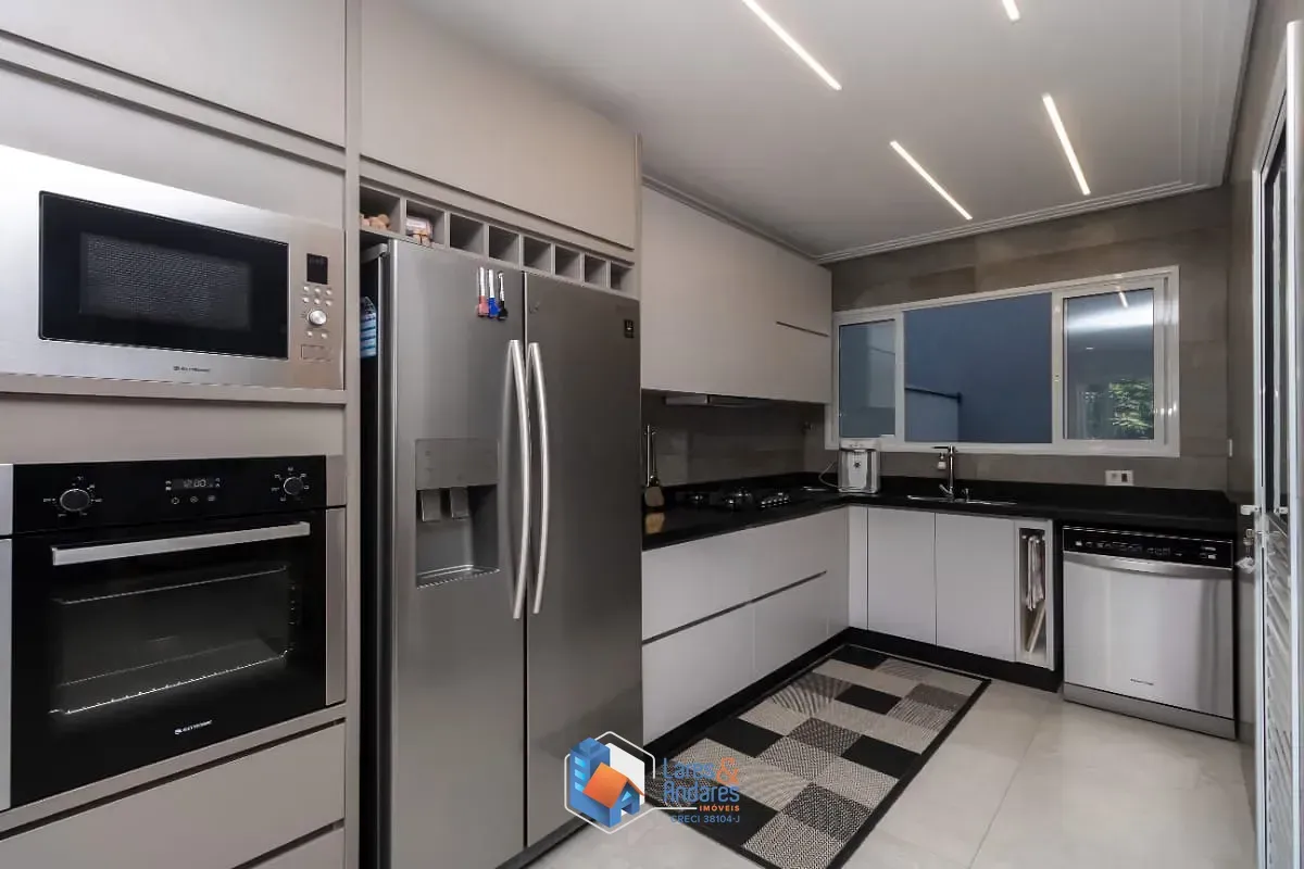 Imagem Casa para venda em Parque São Domingos com 3 quartos, sendo 3 suítes, 183m²