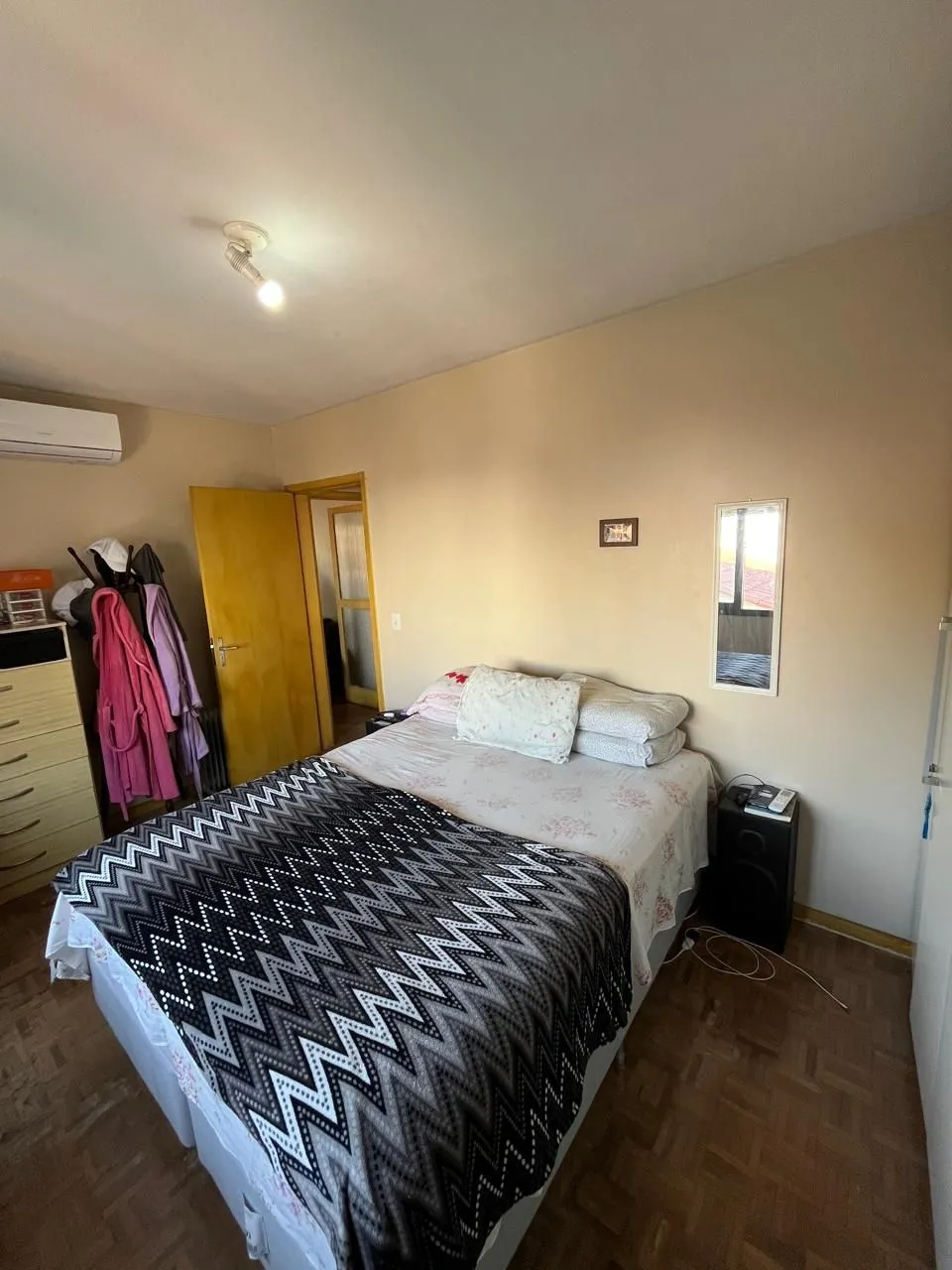 Imagem Apartamento 2 dormitórios, 1 vaga coberta no bairro Menino Deus.