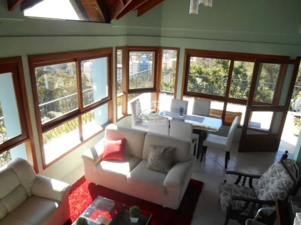Imagem Casa para Venda - 185m², 4 dormitórios, sendo 2 suites, 4 vagas - Nonoai