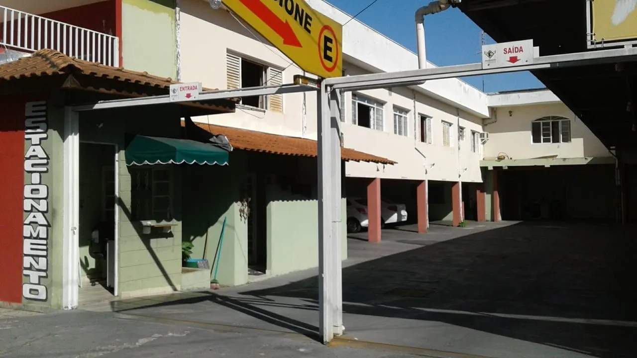 Imagem Comercial à venda 3 Quartos, 1 Suite, 10 Vagas, 664M², São Benedito, Pindamonhangaba - SP