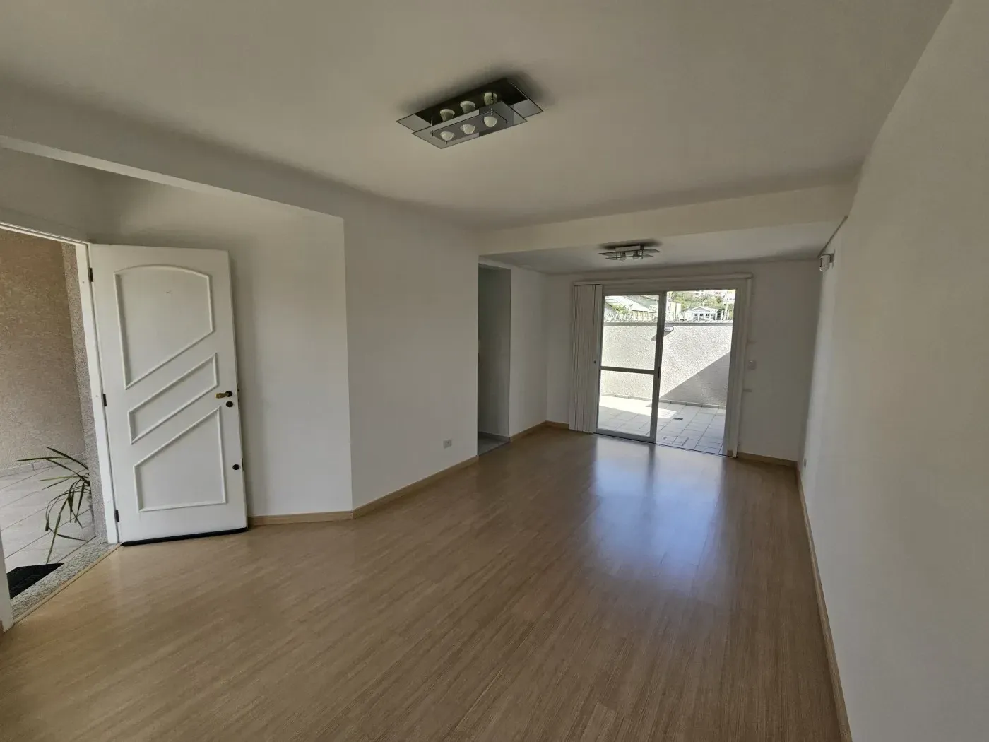 Imagem Sobrado com 3 Quartos à Venda, 151 m² em Boa Vista - Curitiba