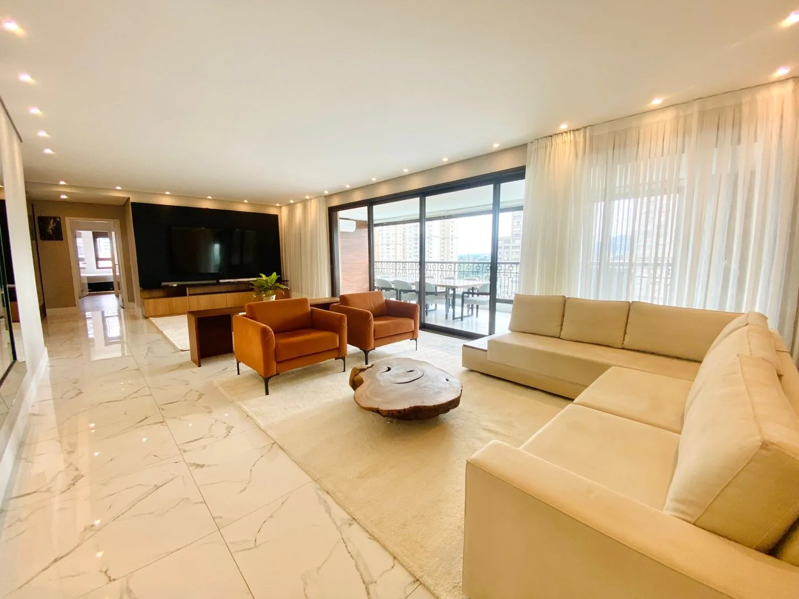 Imagem Apartamento para locação em São Paulo-SP, Green Valley Alphaville: 3 suítes, 2 salas, 4 banheiros, 4 vagas, 228m². Aproveite!