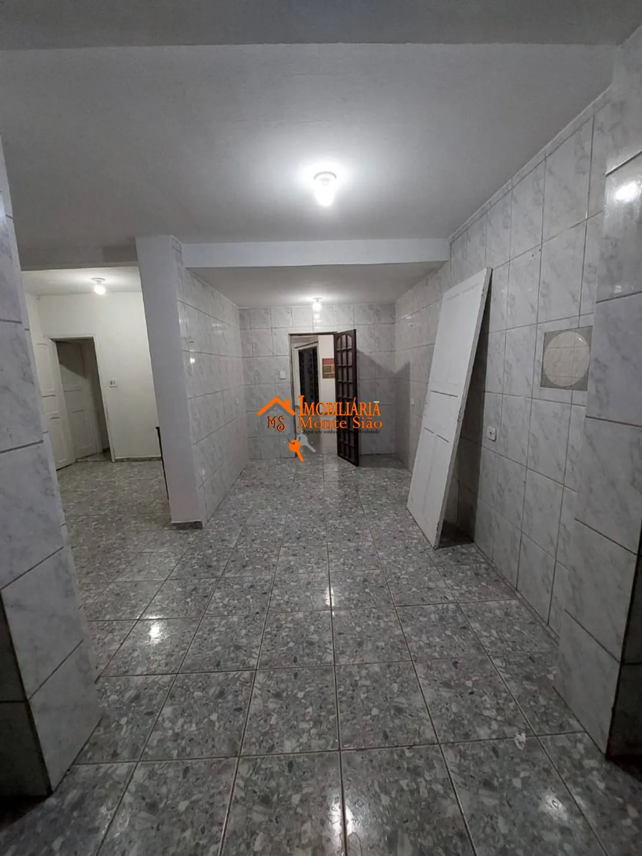 Foto do imóvel Casa com 4 dormitórios para alugar, 200 m² por R$ 3.210,00/mês - Jardim Presidente Dutra - Guarulhos/SP