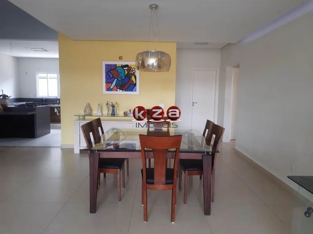 Imagem Casa de alto padrão à venda em condomínio exclusivo de Valinhos-SP, no Loteamento Residencial Santa Gertrudes: 3 quartos, 1 suíte, 2 salas, 3 banheiros, 2 vagas de garagem, 287,60 m².