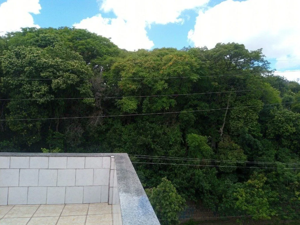 Imagem Vende prédio com 3 apartamentos, 9 dormitórios, 3 suíte, 3 salas amplas com churrasqueira, box 8 vaga coberta, 479 m² por R$ 2.150.000,00- São João - Porto Alegre/RS