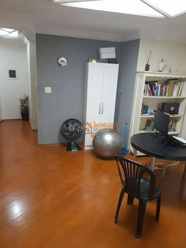 Imagem Sobrado com 3 dormitórios à venda, 236 m² por R$ 689.000,00 - Ponte Grande - Guarulhos/SP