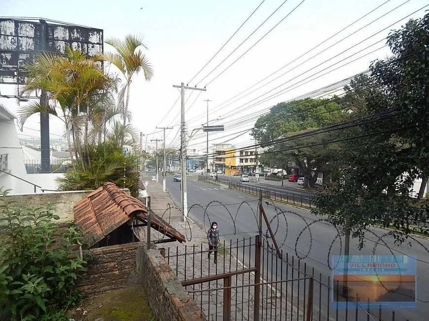 Imagem Casa para Venda - 120m², 3 dormitórios, 5 vagas - Nonoai