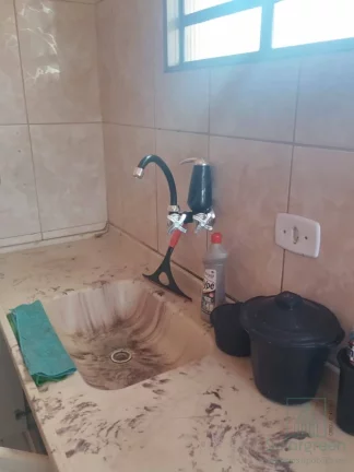 Imagem Casa com 2 Quartos e 1 Banheiro para Alugar, 70 m², por R$ 2.000/mês