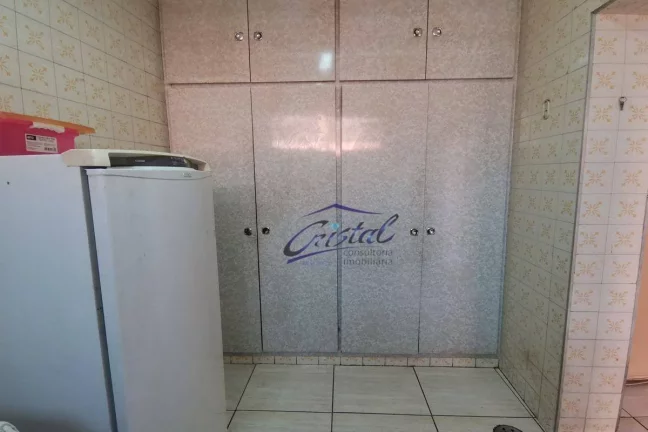 Imagem Casa Térrea de 240m² com 2 dormitórios 2 banheiros 2 vagas de garagem ótimo para construtores