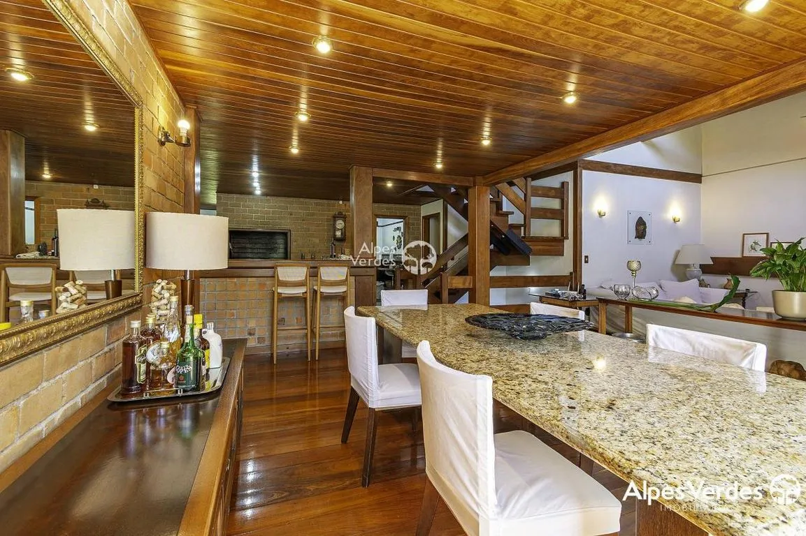 Imagem Casa à venda em Canela, Vila Suica, com 4 quartos, 357m2
