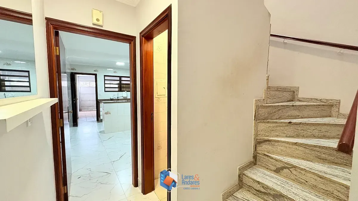 Imagem Sobrado para venda em Jardim Regina com 3 quartos, sendo 1 suíte, 101m²