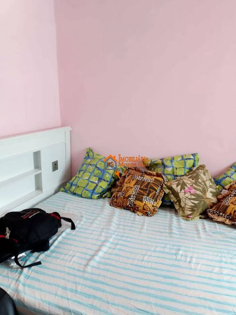 Imagem Apartamento com 2 dormitórios à venda por R$ 185.000,00 - Jardim IV Centenário - Guarulhos/SP