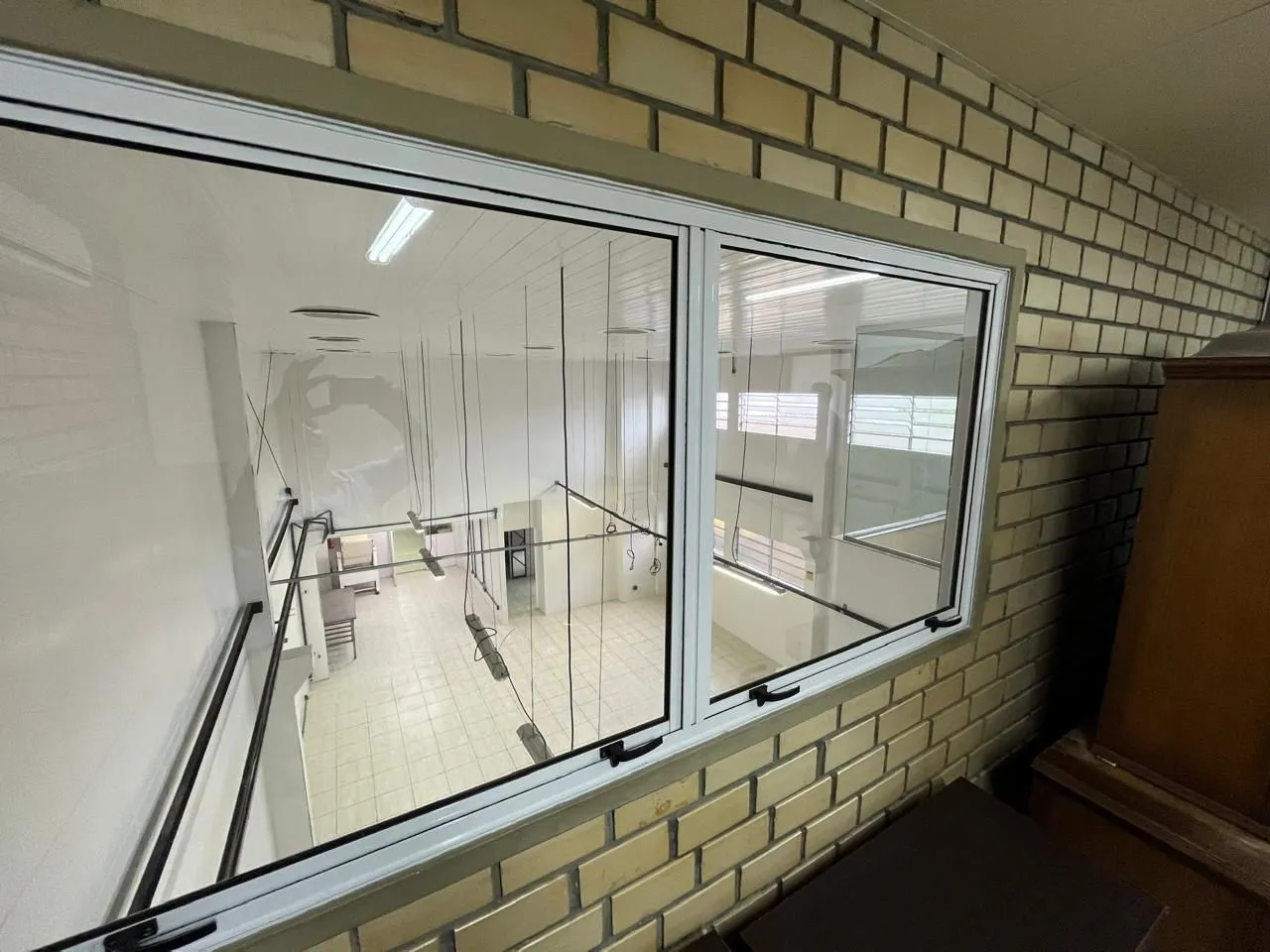 Imagem Prédio Comercial à venda com 5 salas, 400m², 6 vagas, Rua Laudelino Freire no bairro Sarandi em Porto Alegre