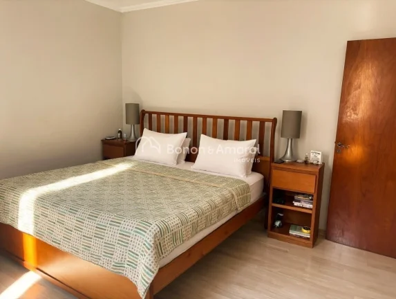 Imagem Casa à venda em Sousas, no San Conrado, em localização cercada por verde e com vista aberta para ...