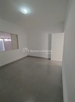 Imagem Casa Térrea para Locação, 02 quartos 

2 dormitórios espaçosos;
1 banheiro social;
Sala de esta...