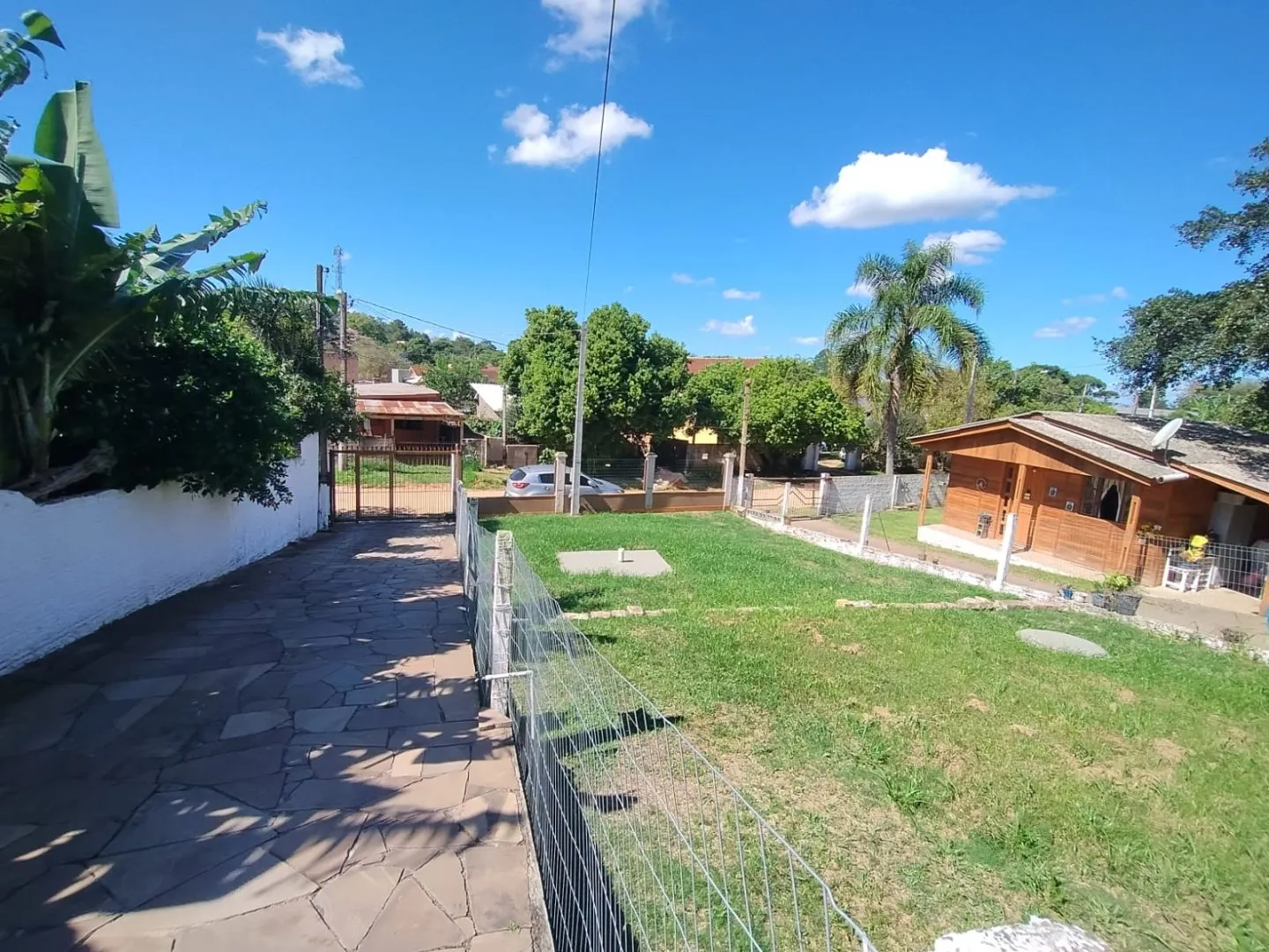 Imagem Casa com quintal a venda no bairro Tarumã em Viamão
