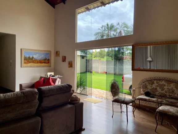 Imagem Casa de Condomínio com 3 Quartos à Venda, 160 m² em Condomínio Parque dos Cisnes - Goiânia