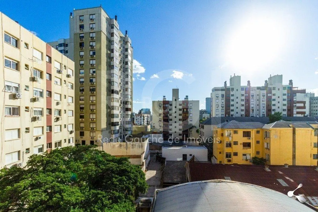 Imagem #Apartamento de 3 dormitórios com vaga de garagem no bairro Cidade Baixa.