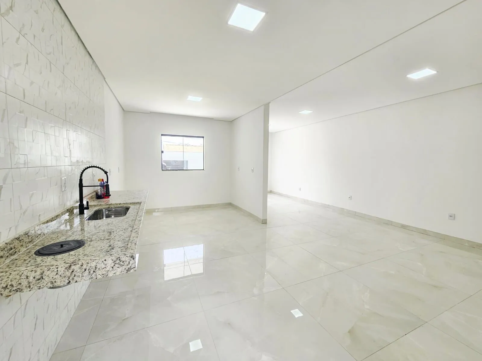 Imagem Casa 2 quartos 1 suite Bairro altos do coxipo.