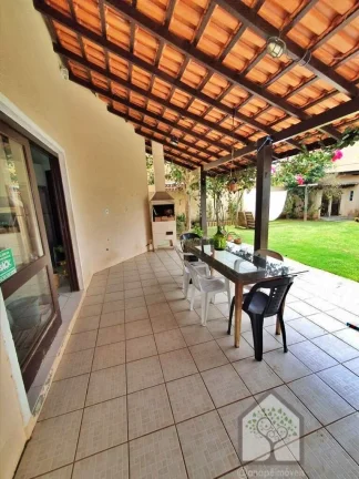 Imagem Excelente casa com um lindo quintal próxima à praia do Campeche
