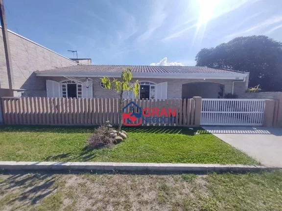 Casa com 2 Quartos para Alugar, 100 m² em Rua Paulo Freire, 323 - Carmery, Pontal Do Paraná - PR
