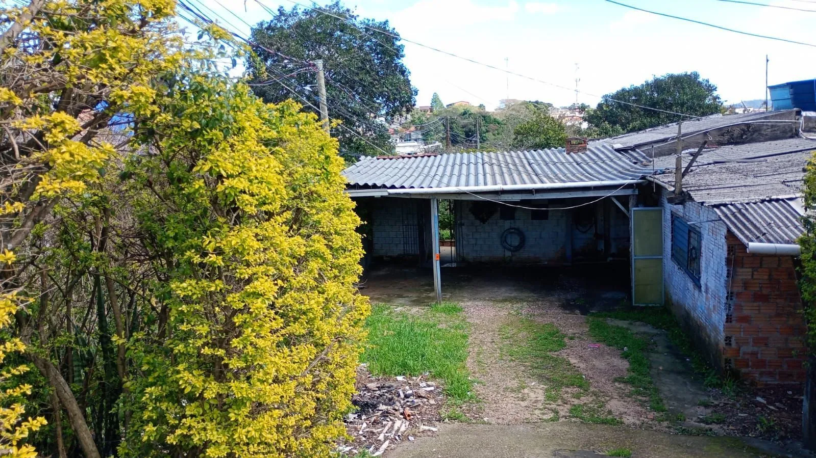 Imagem Terreno comercial com 720m2 à venda, bairro Lomba do Pinheiro, Porto Alegre, RS