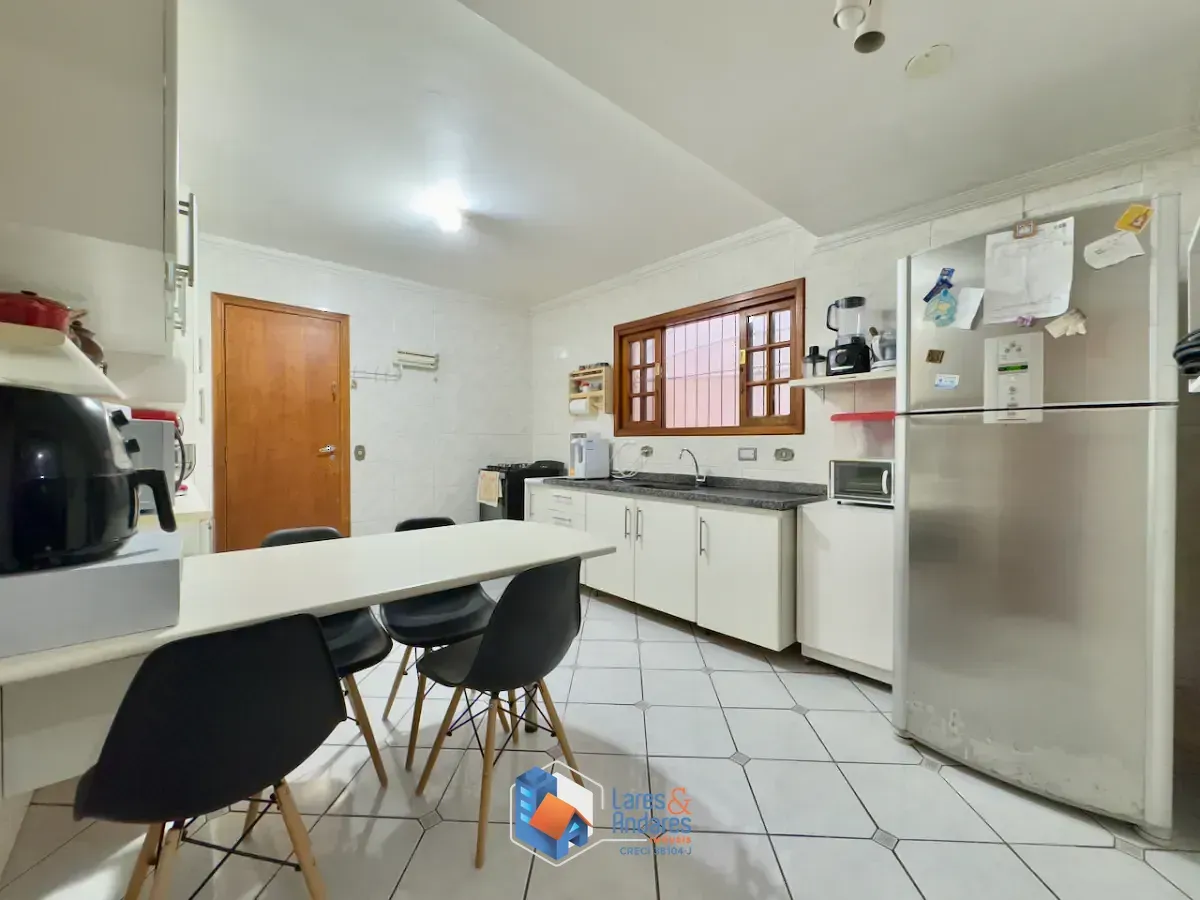 Imagem Sobrado para venda em Vila Marari com 3 quartos, sendo 3 suítes, 157m²