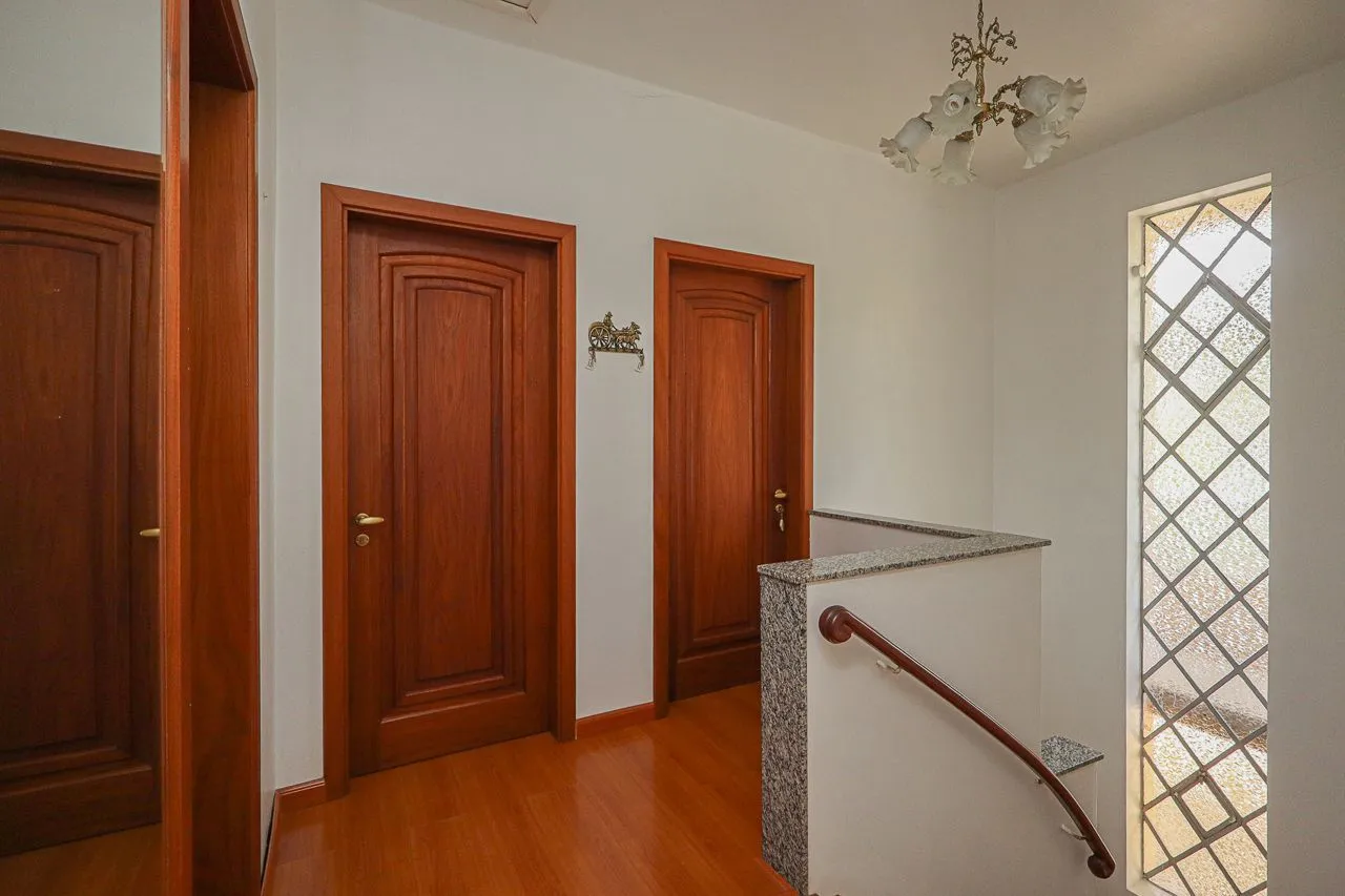Imagem Casa à venda, 3 dormitórios, 316m², 4 vagas de garagem, Bairro São Geraldo