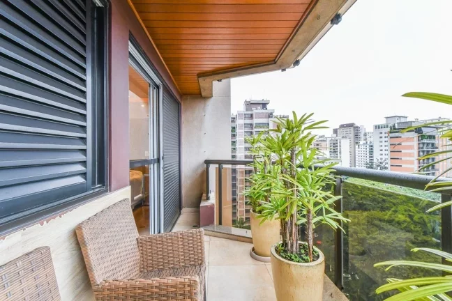 Imagem Apartamento à venda em São Paulo, Vila Nova Conceição, com 3 quartos, 244m2