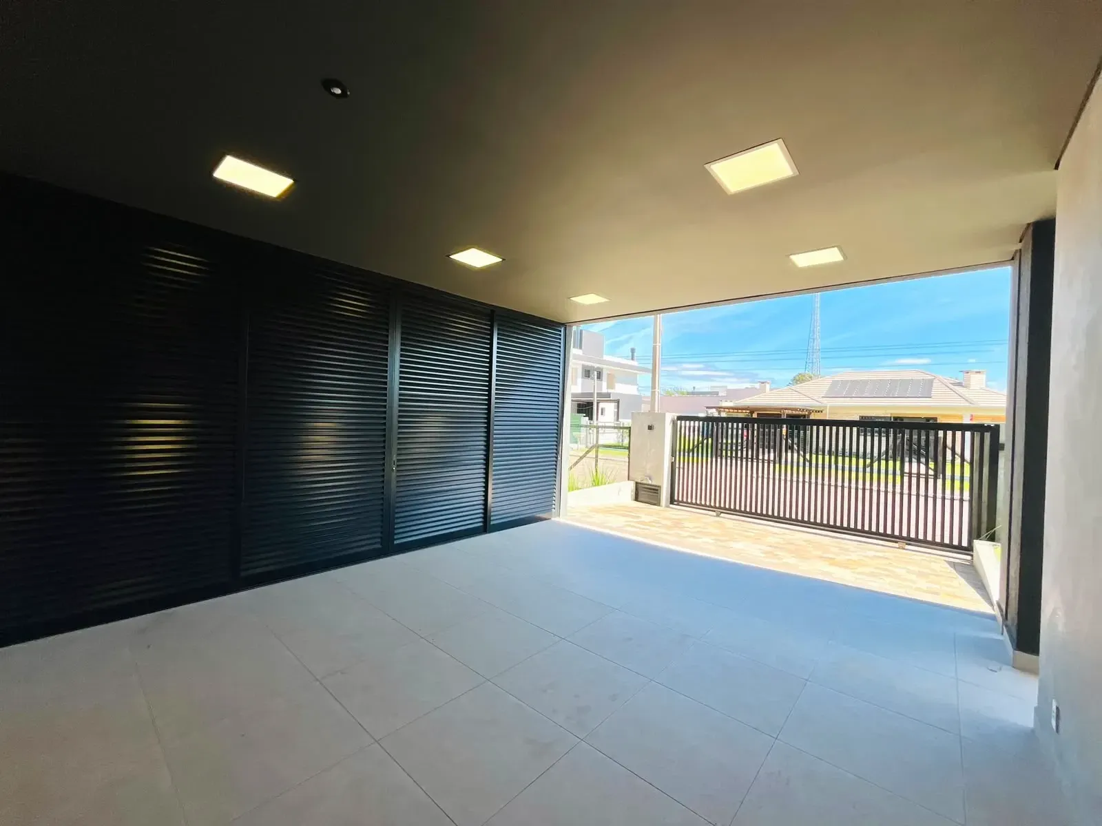 Imagem Sobrado com 4 Quartos à Venda, 290 m² em Village  - Capão da Canoa