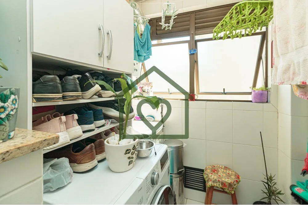 Imagem **Apartamento à Venda em Condomínio Fechado no Menino Deus, Porto Alegre** Descubra seu novo lar e...
