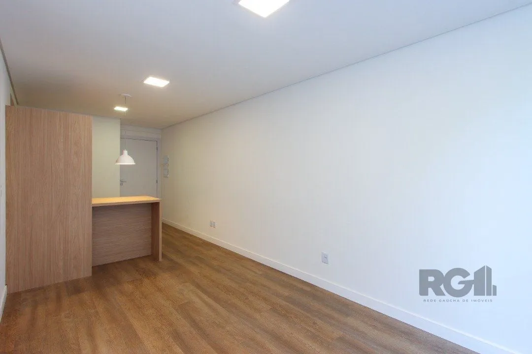 Imagem Apartamento em Porto Alegre no Bairro Petrópolis, de 1 quarto, GARDEN , semi mobiliado
