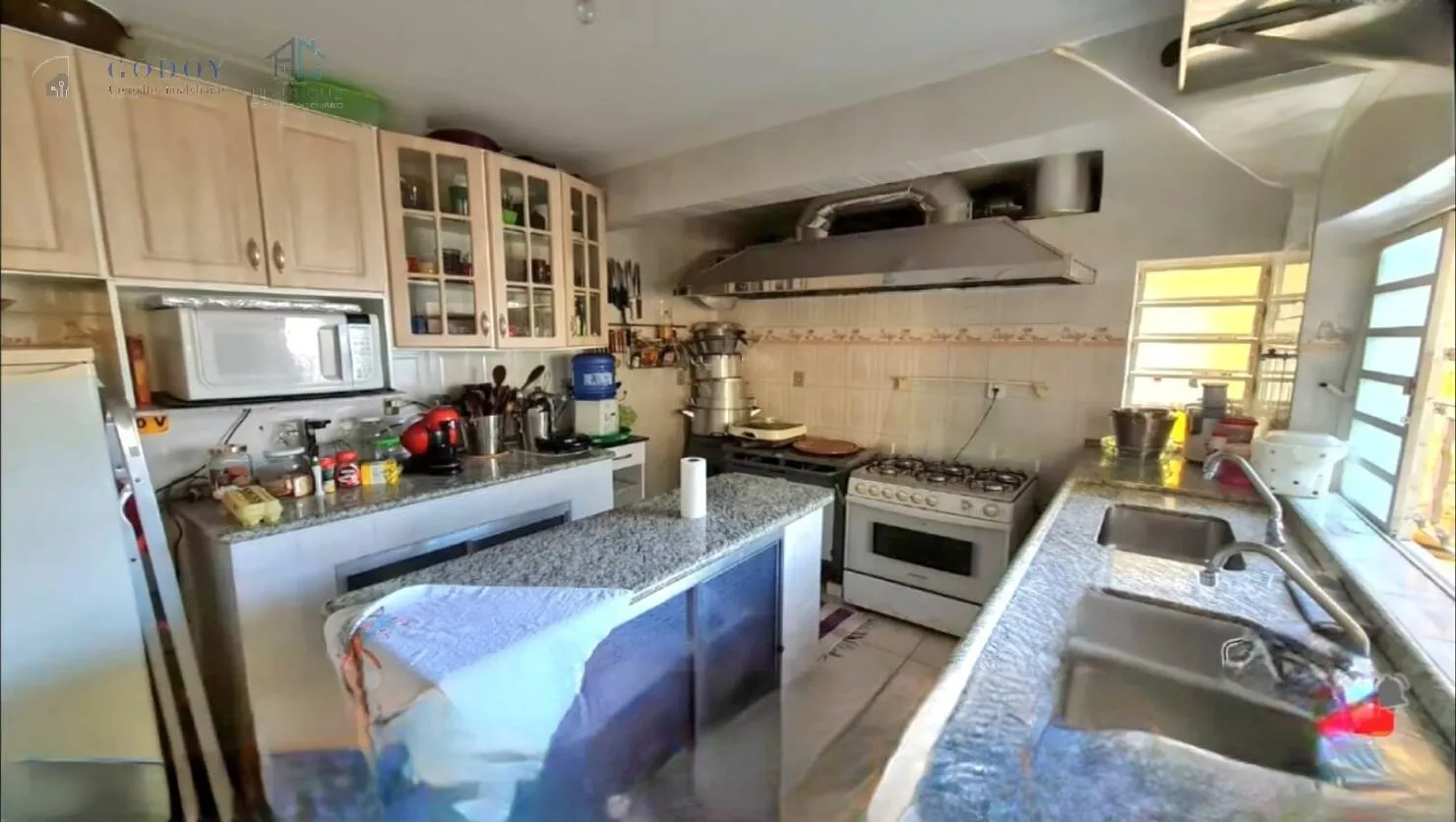 Imagem Casa com Potencial para Pousada - Localização Privilegiada