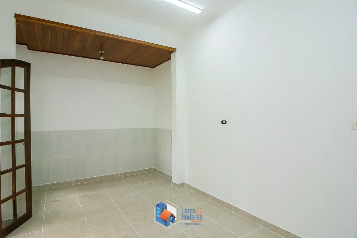 Imagem Sobrado para venda em Conjunto Residencial Butantã com 5 quartos, sendo 2 suítes, 187m²