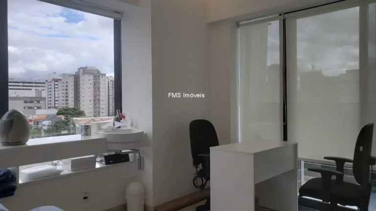 Imagem Conjunto Comercial para Locação na Vila Mariana, São Paulo-SP: 1 Sala, 4 Vagas e 144,20m² de Área