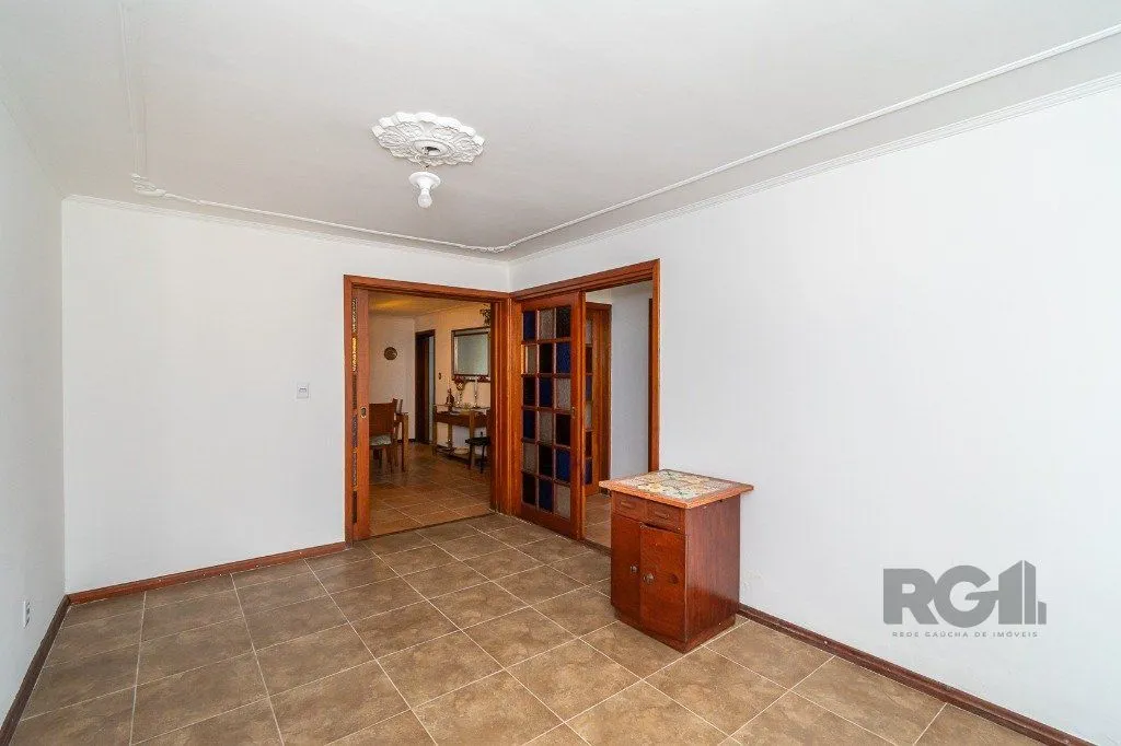 Imagem Casa no Jardim Itu com 6 dormitórios e 2 vagas e piscina