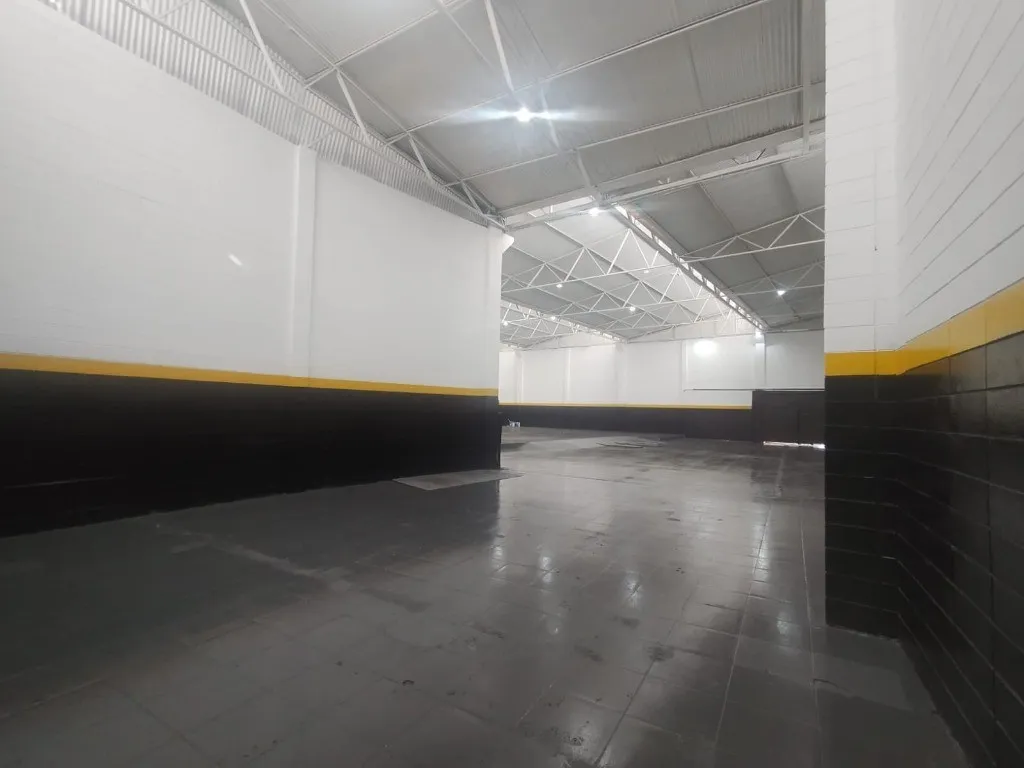 Imagem Galpão Comercial para Locação no Planalto, São Bernardo do Campo-SP: 3 Salas, 4 Banheiros, 1.078m² de Área