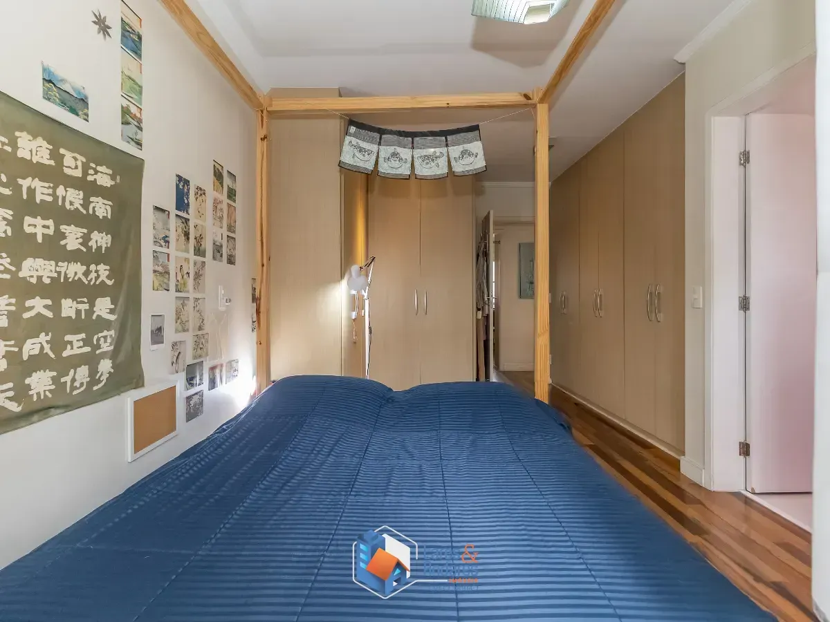 Imagem Casa no condomínio Villas de São Francisco IX para venda com 3 quartos, sendo 3 suítes, 330m²