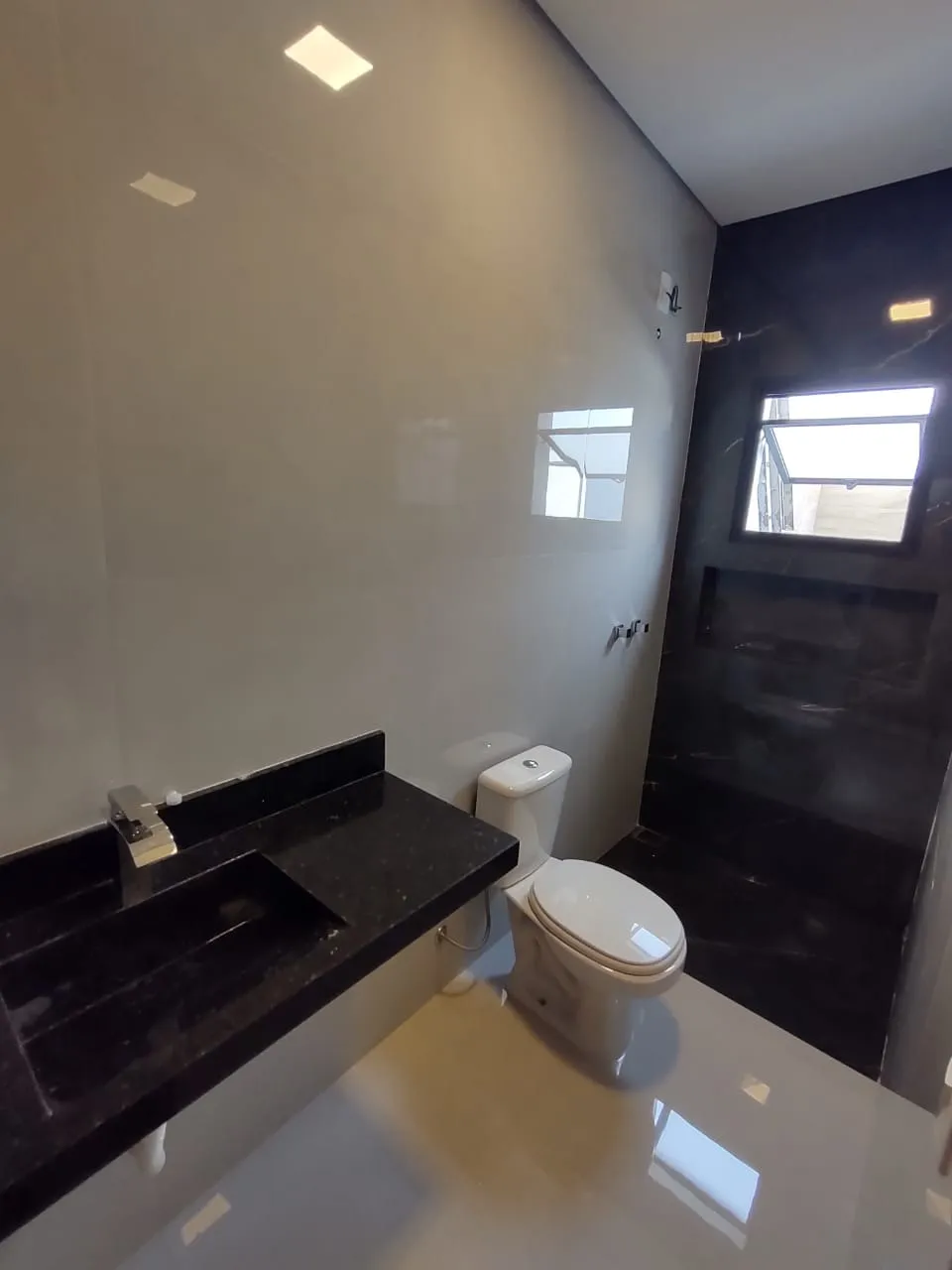 Imagem Oportunidade: Encantadora Casa à Venda no Condomínio Residencial Terras de São Francisco