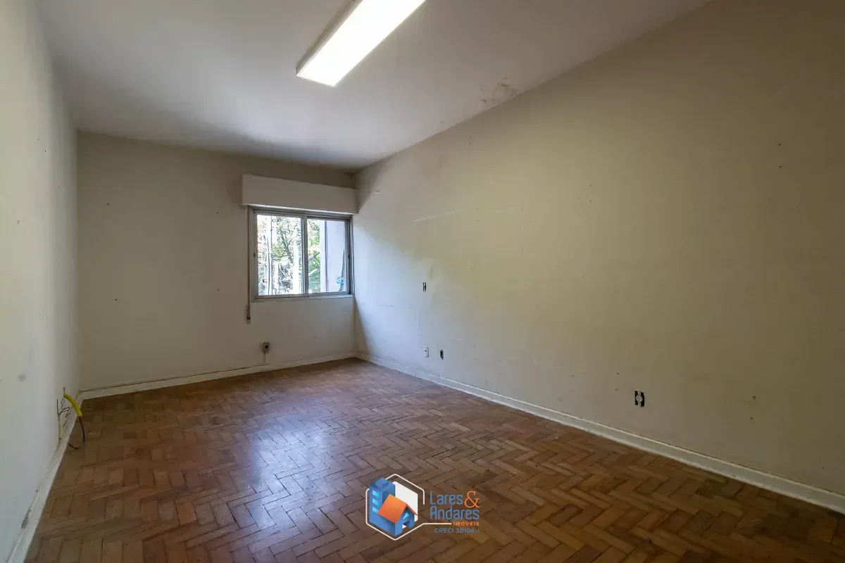 Imagem Casa para venda em Moema com 3 quartos, sendo 1 suíte, 190m²